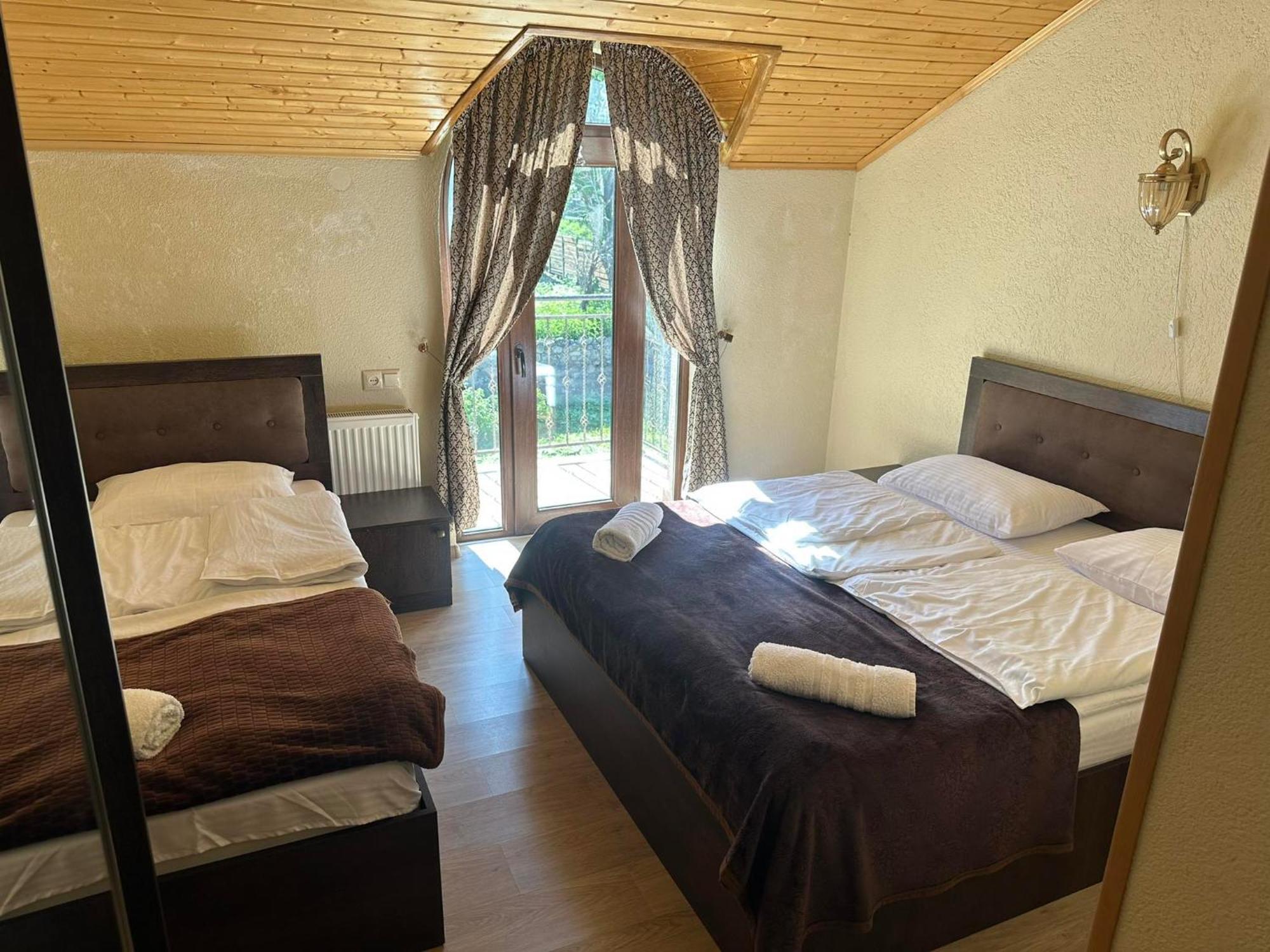 Hotel Iveria Kazbegi Ngoại thất bức ảnh