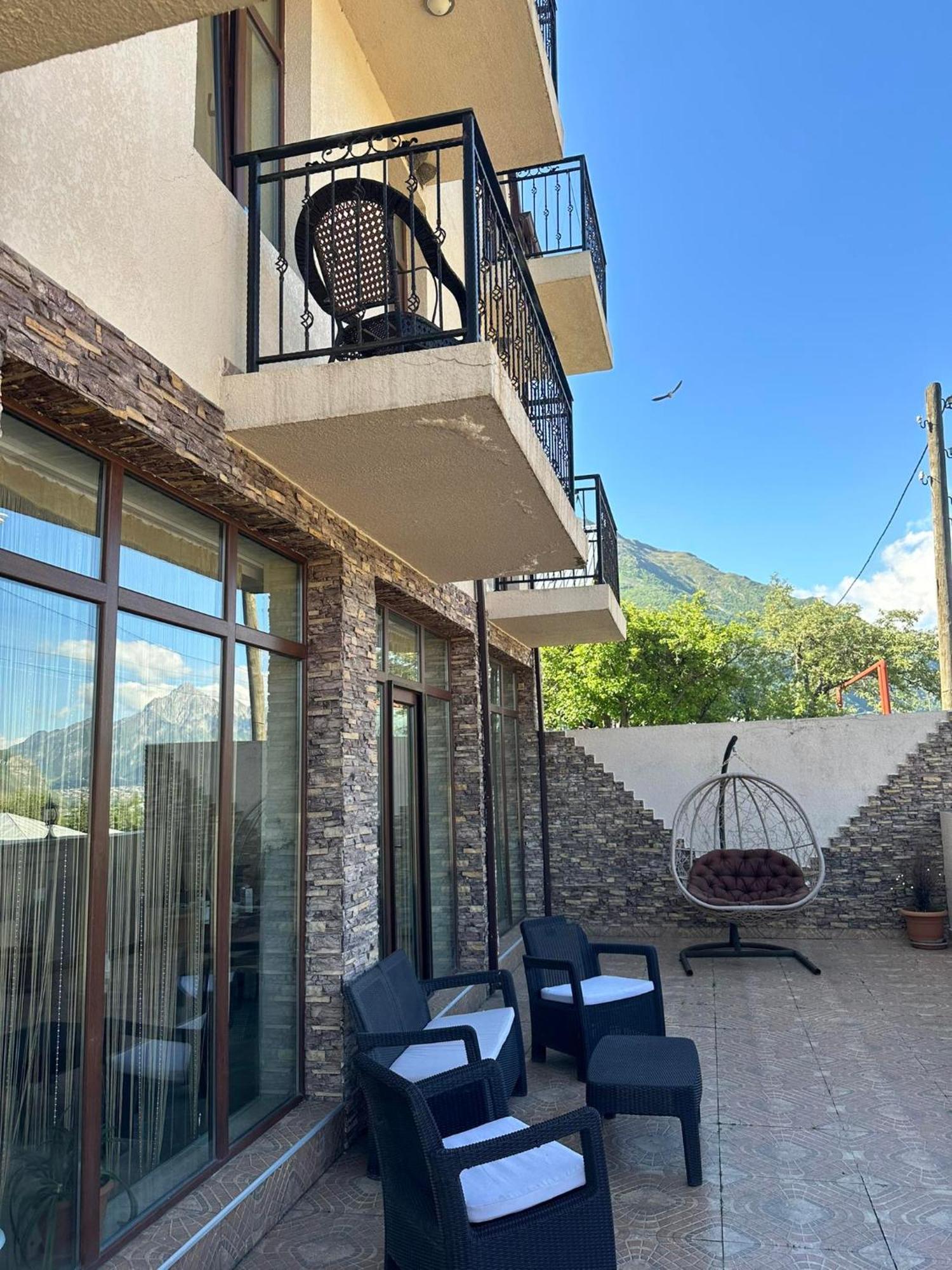 Hotel Iveria Kazbegi Ngoại thất bức ảnh
