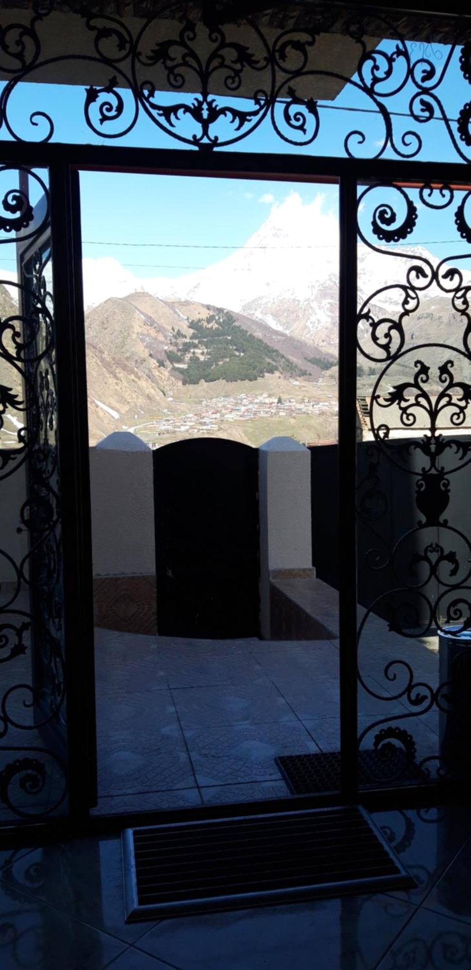 Hotel Iveria Kazbegi Ngoại thất bức ảnh