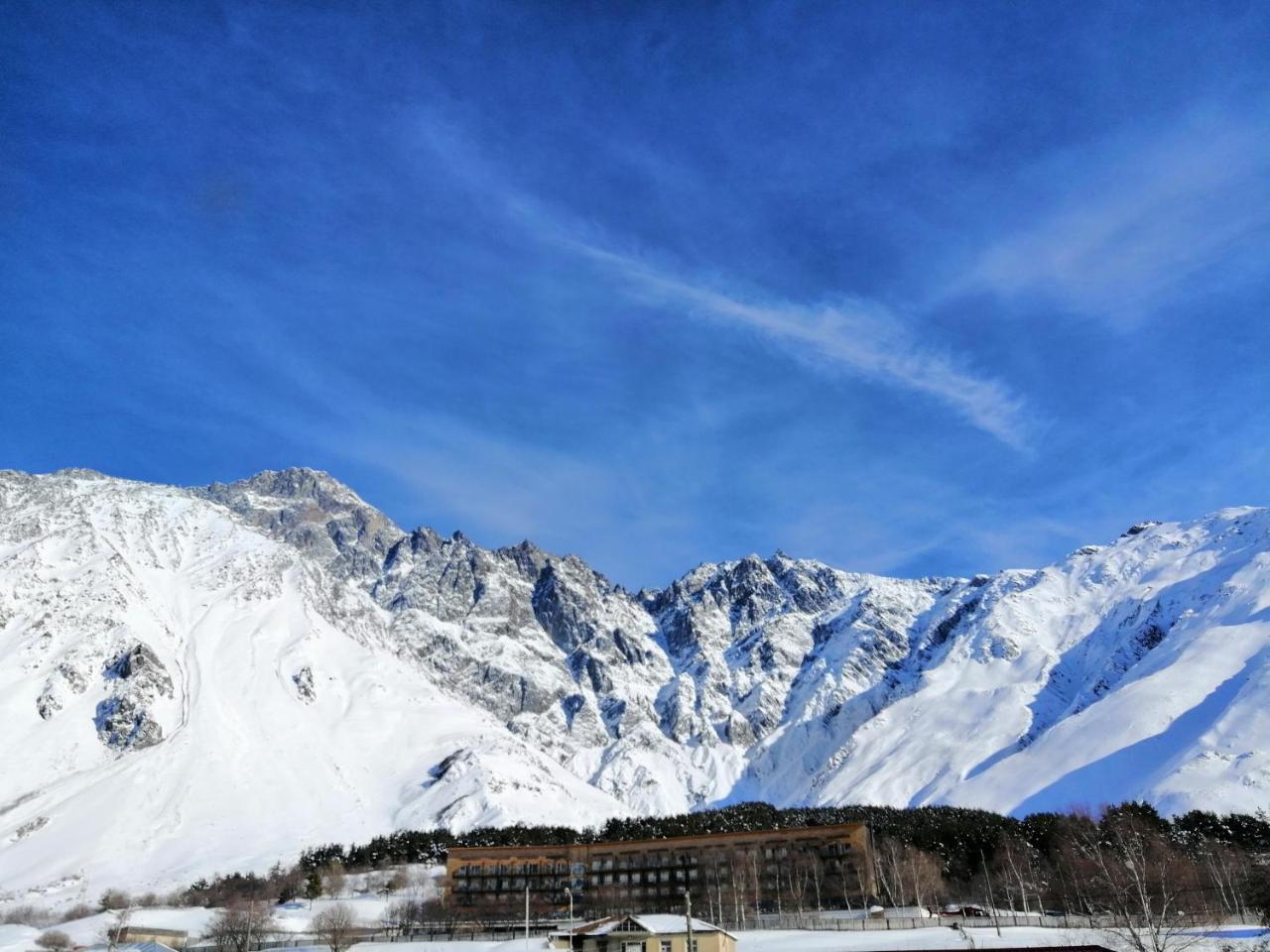 Hotel Iveria Kazbegi Ngoại thất bức ảnh