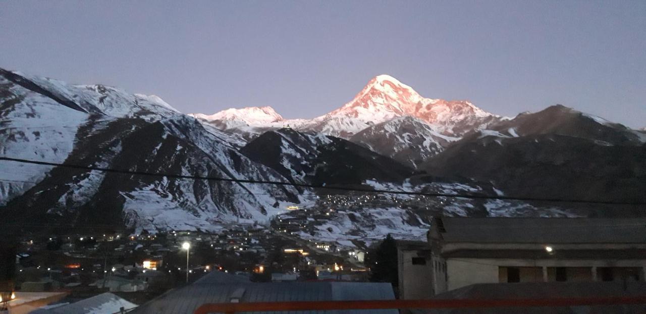 Hotel Iveria Kazbegi Ngoại thất bức ảnh